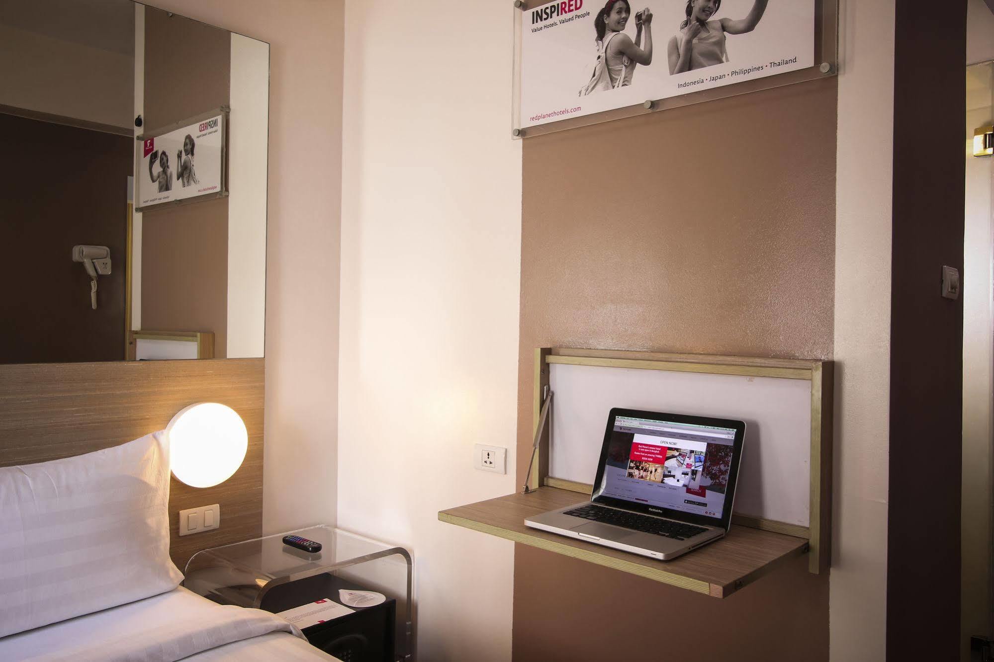 Red Planet Manila Malate Mabini Hotell Eksteriør bilde
